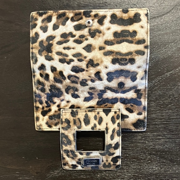Leopard Trifold Wallet - Picture 7 of 10